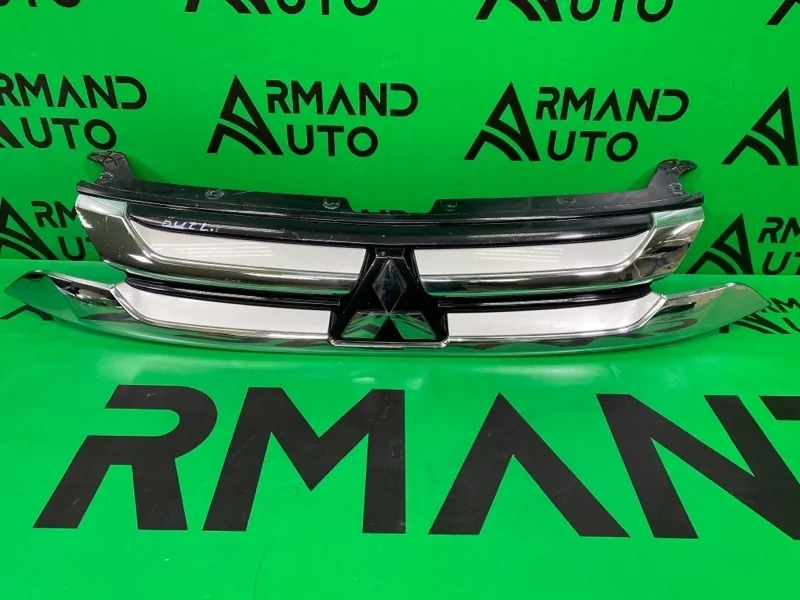 Решетка радиатора MITSUBISHI OUTLANDER 2015-2018 3