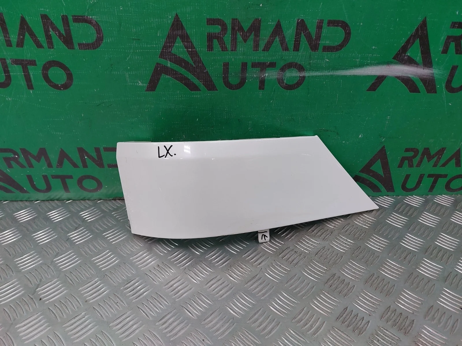 Накладка бампера LEXUS LX 2015-2023 URJ200