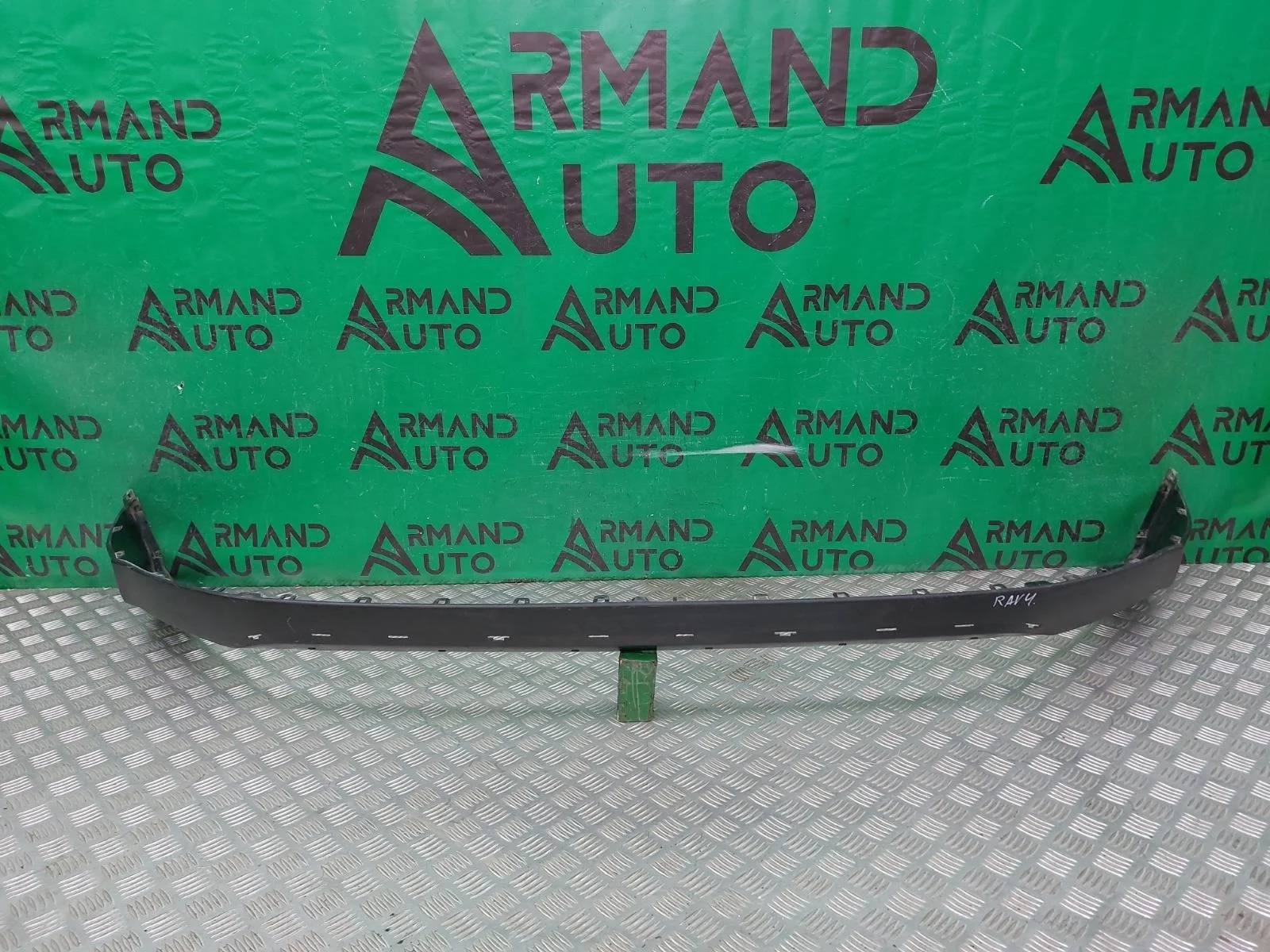 Юбка бампера Toyota RAV4 2015-2019 CA40