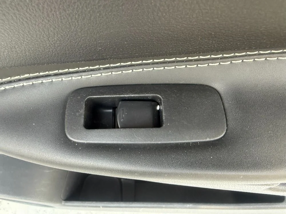 Кнопка стеклоподъемника Nissan Qashqai+2 I рестайлинг (2010—2013)