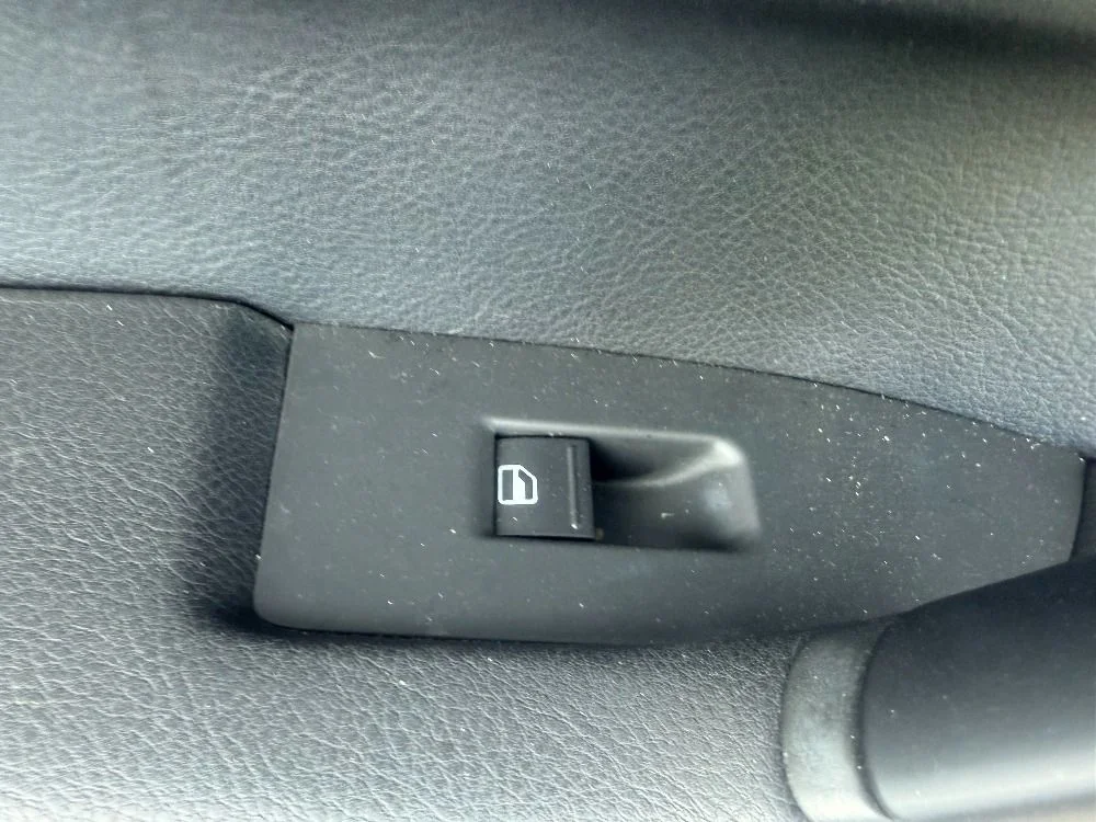 Кнопка стеклоподъемника Volkswagen Passat CC B6 (2008—2012)