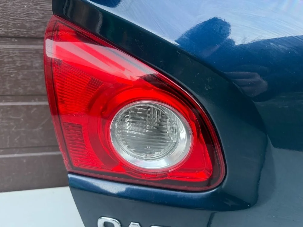 Фонарь крышки багажника внутренний Nissan Qashqai+2 I (2008—2010)