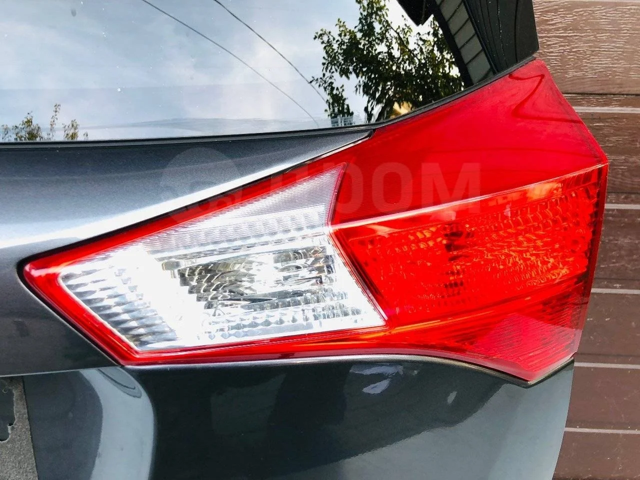 Фонарь крышки багажника внутренний Toyota RAV4 IV (2012—2015)