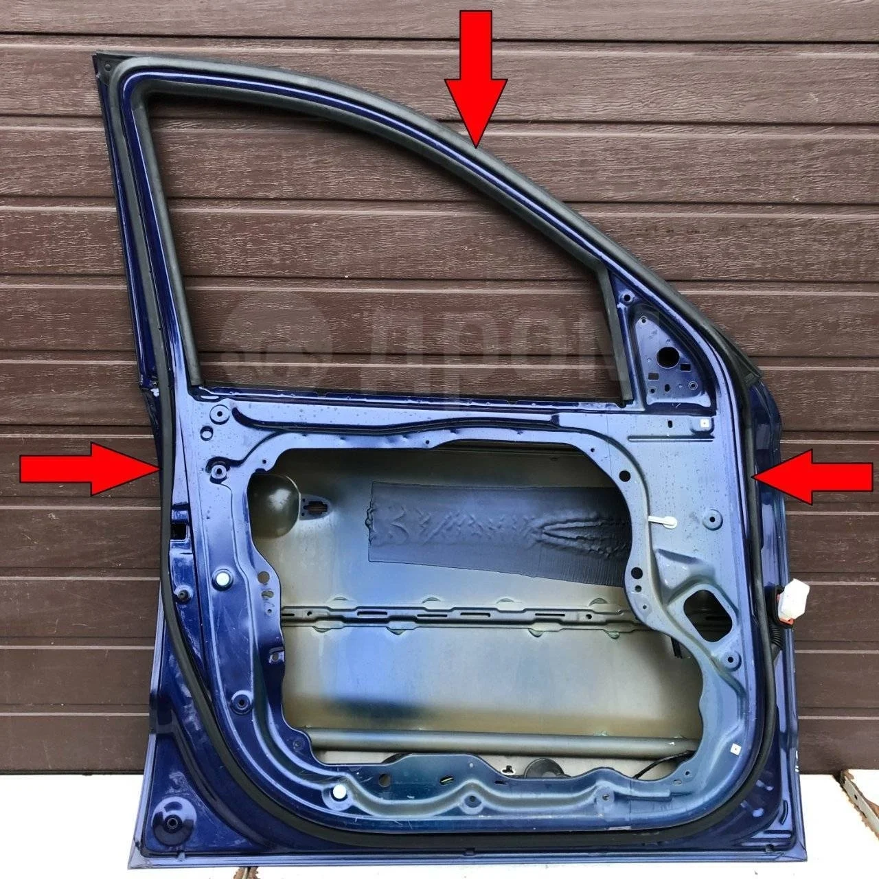 Уплотнительная резинка вокруг двери Hyundai Santa Fe II (2005—2010)