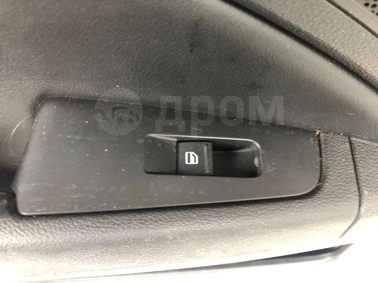 Кнопка стеклоподъемника Skoda Superb II (2008—2013)