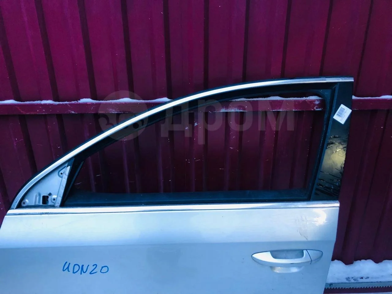 Молдинг верхний над стеклом Volkswagen Passat B6 (2005—2010)