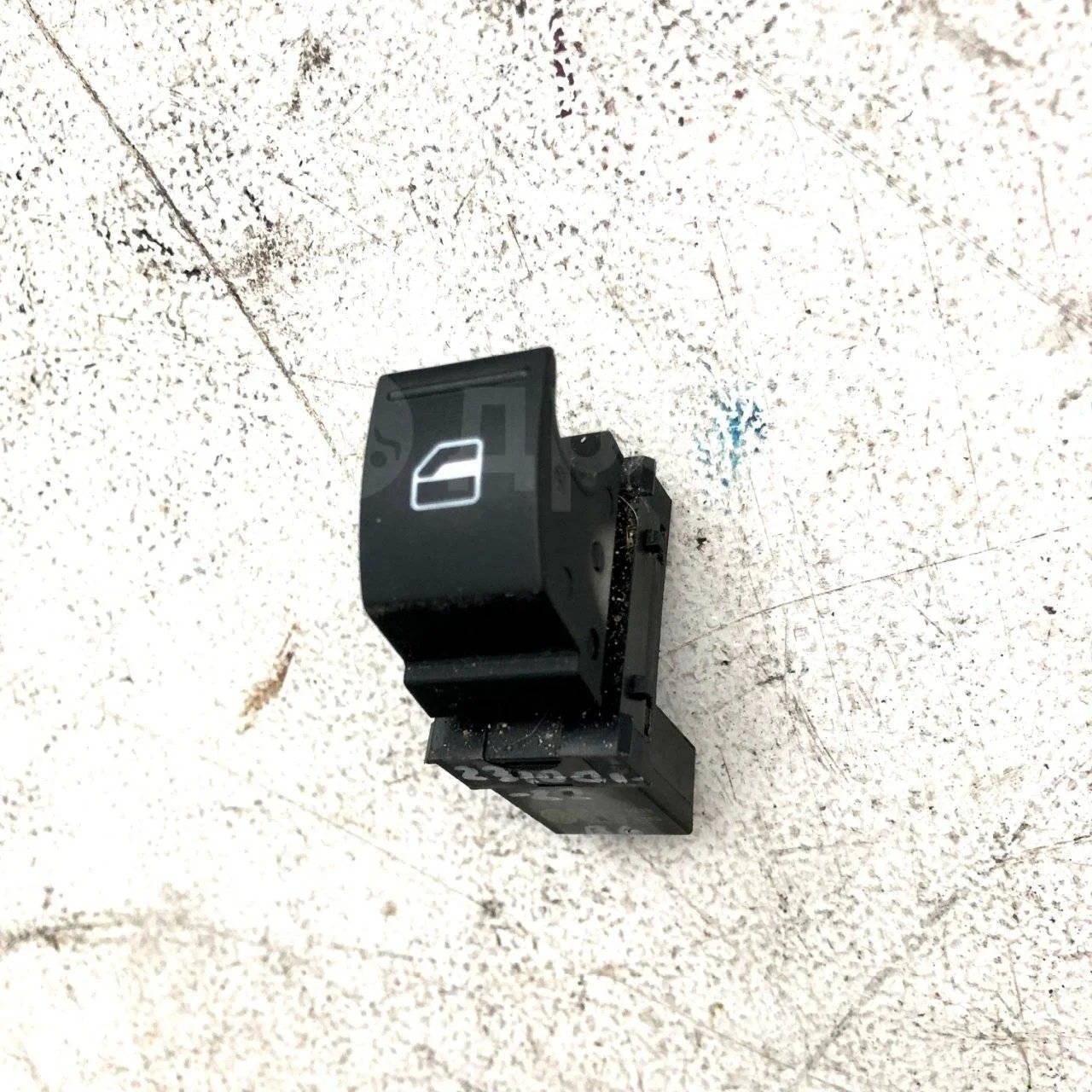 Кнопка стеклоподъемника Volkswagen Passat B6 (2005—2010)