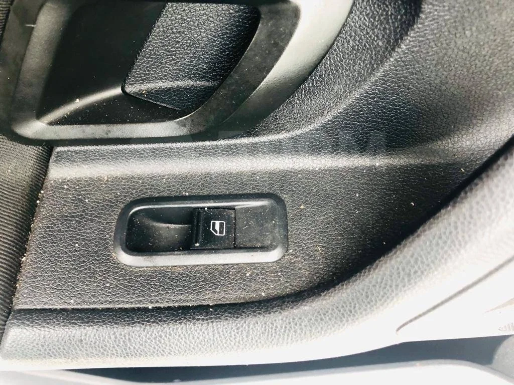 Кнопка стеклоподъемника Skoda Fabia II (2007—2010)