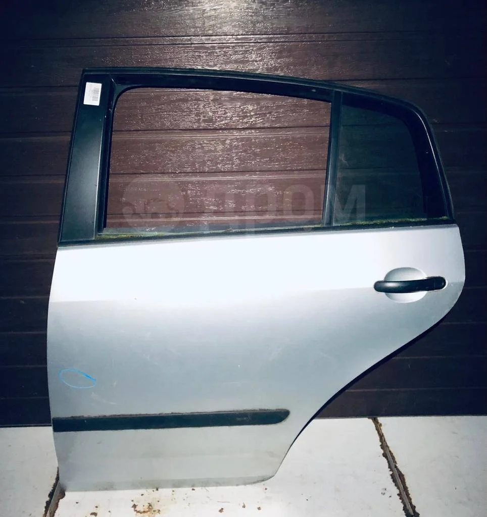 Стекло двери Volkswagen Golf Plus I (2005—2009)