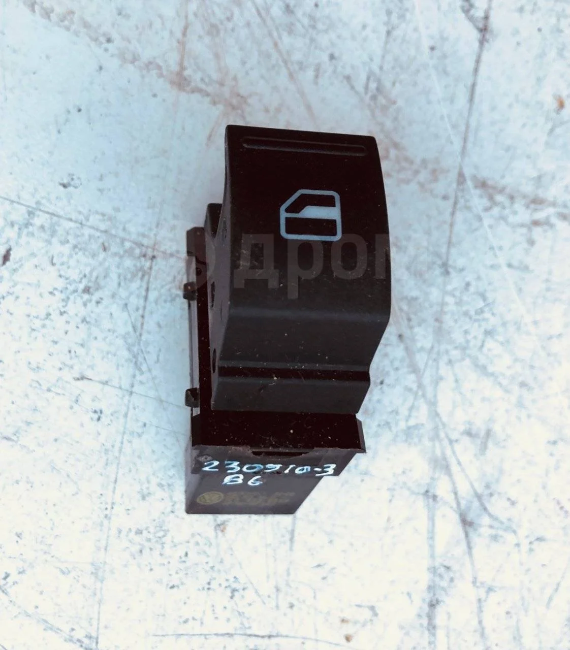 Кнопка стеклоподъемника Volkswagen Passat B7 (2010—2015)