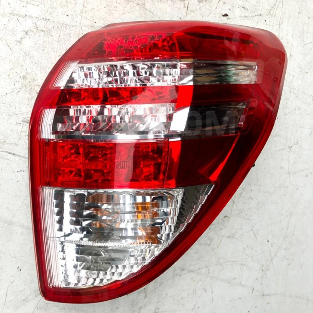 Фонарь задний Toyota RAV4 III (2005—2010)