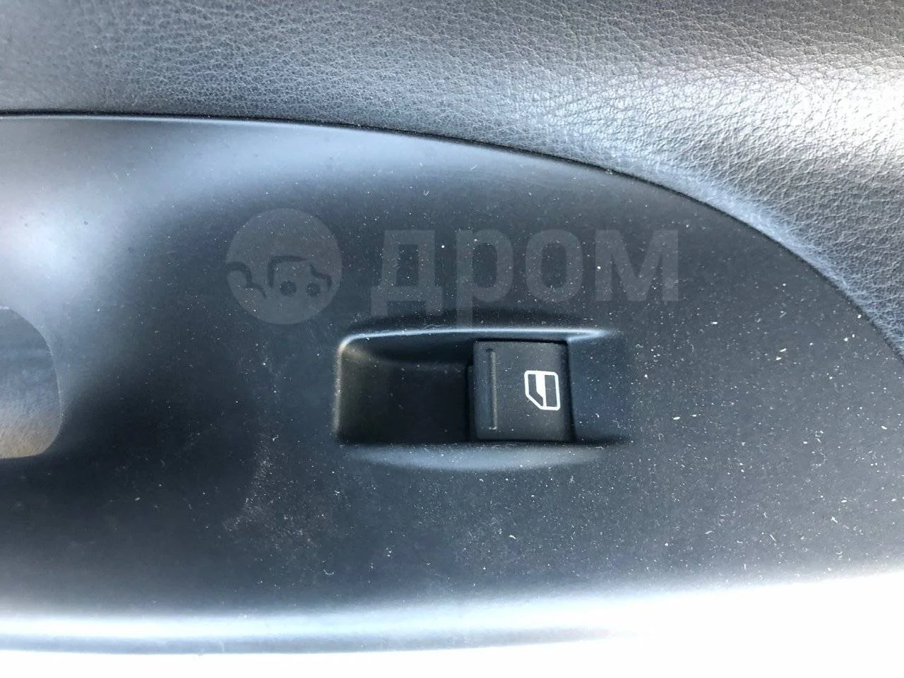 Кнопка стеклоподъемника Volkswagen Passat B6 (2005—2010)