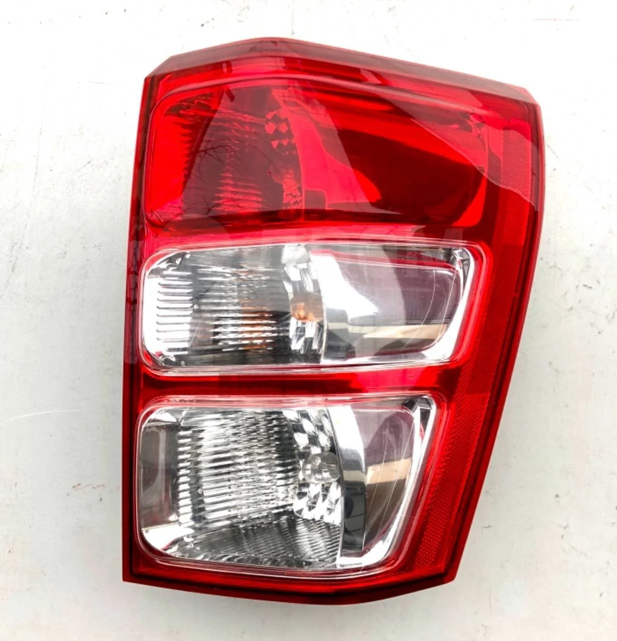 Фонарь задний Suzuki Grand Vitara II (2005—2008)