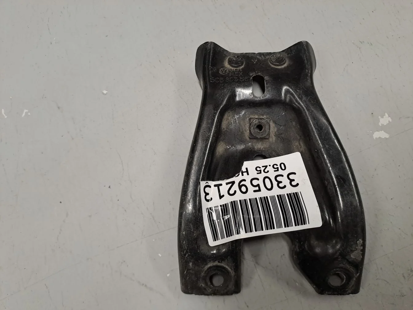 Кронштейн замка капота для Volkswagen Jetta A6 2010-2018