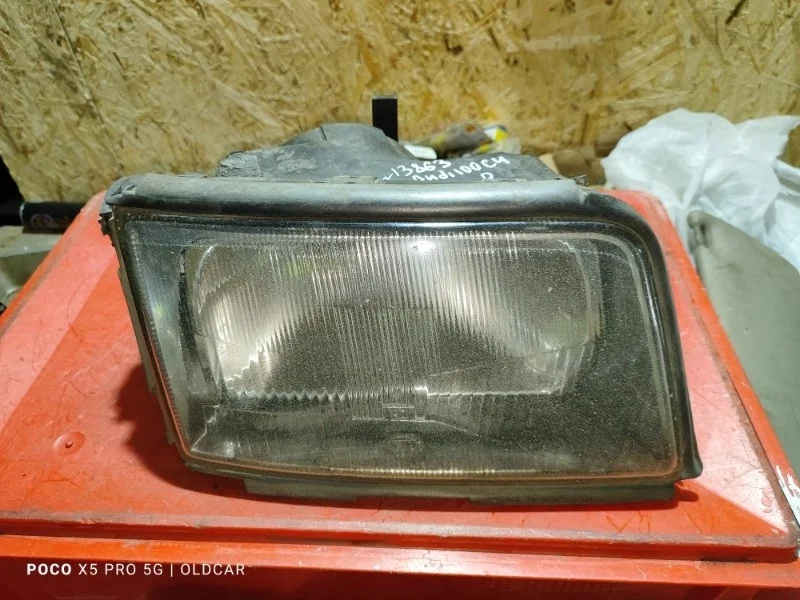 Фара Audi 100 C4 1992 седан