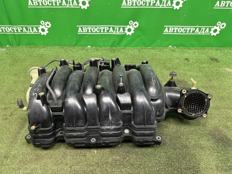 Впускной коллектор Lexus LX570 2007-2021
