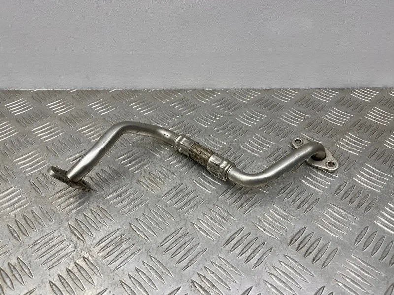 Трубка турбины Volkswagen Golf 6