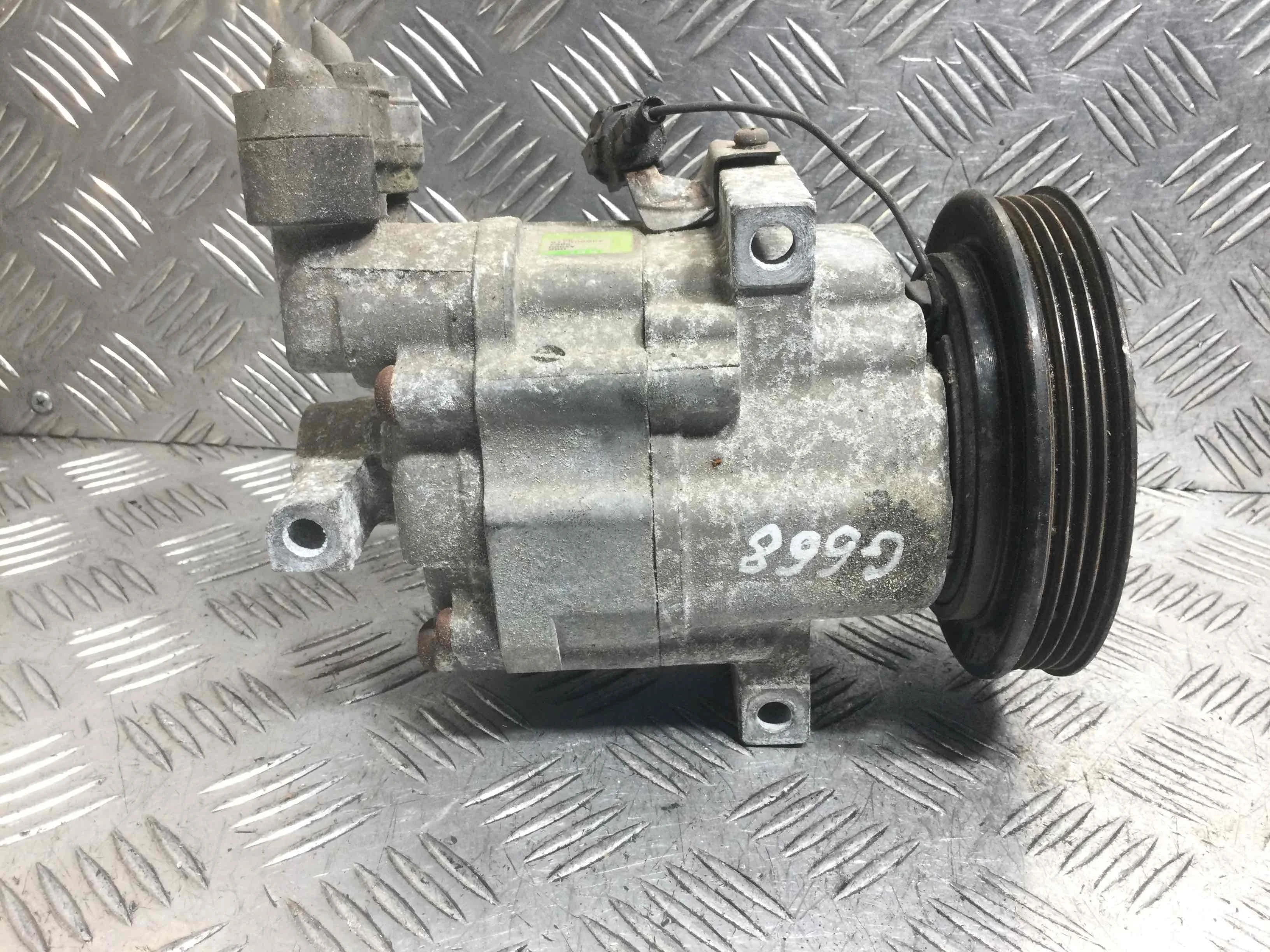 Компрессор кондиционера Nissan Micra K12 (2002-2010) бензин 1.2 i Механика Х/б
