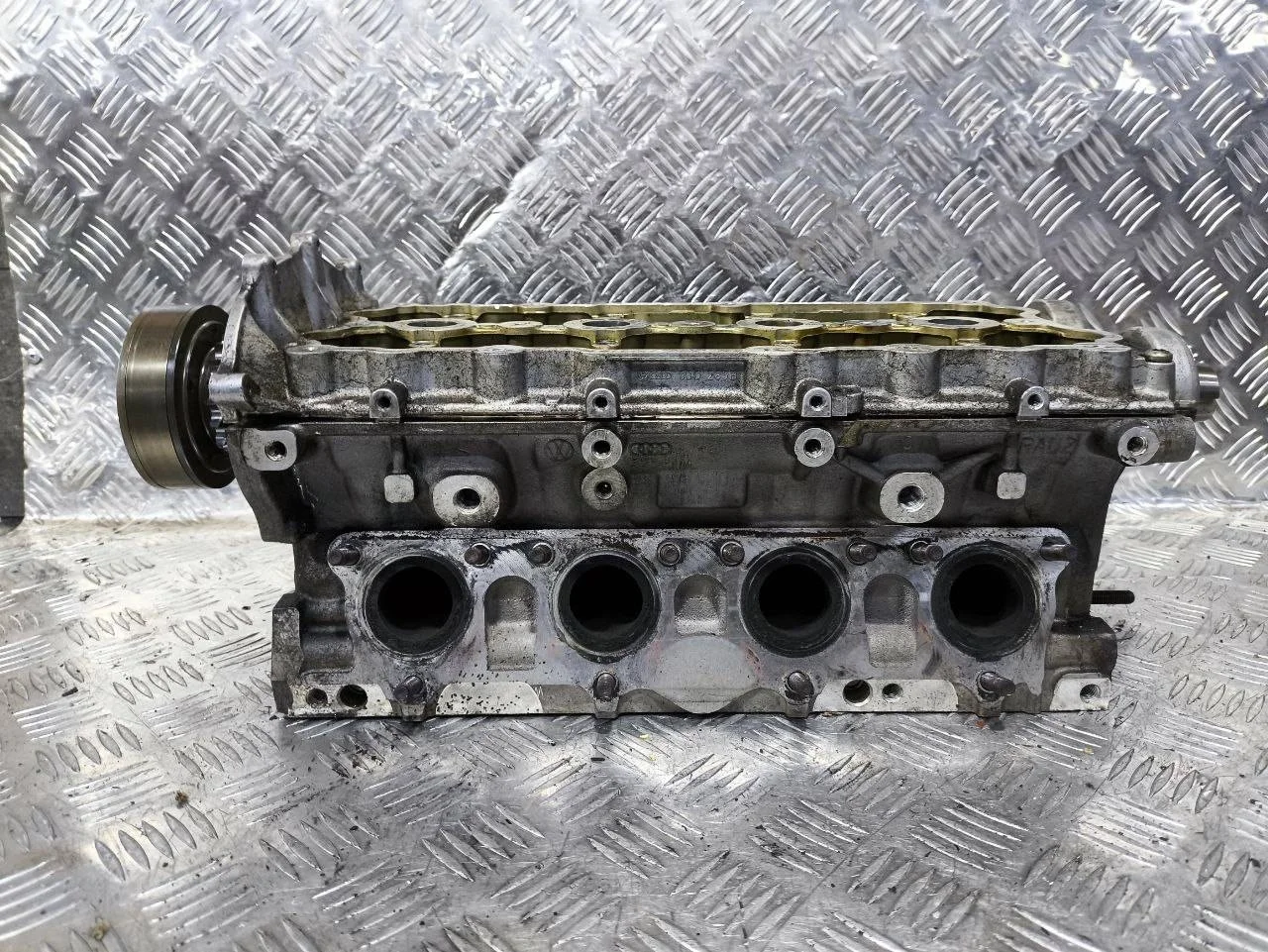 головка блока цилиндров Volkswagen Passat B6