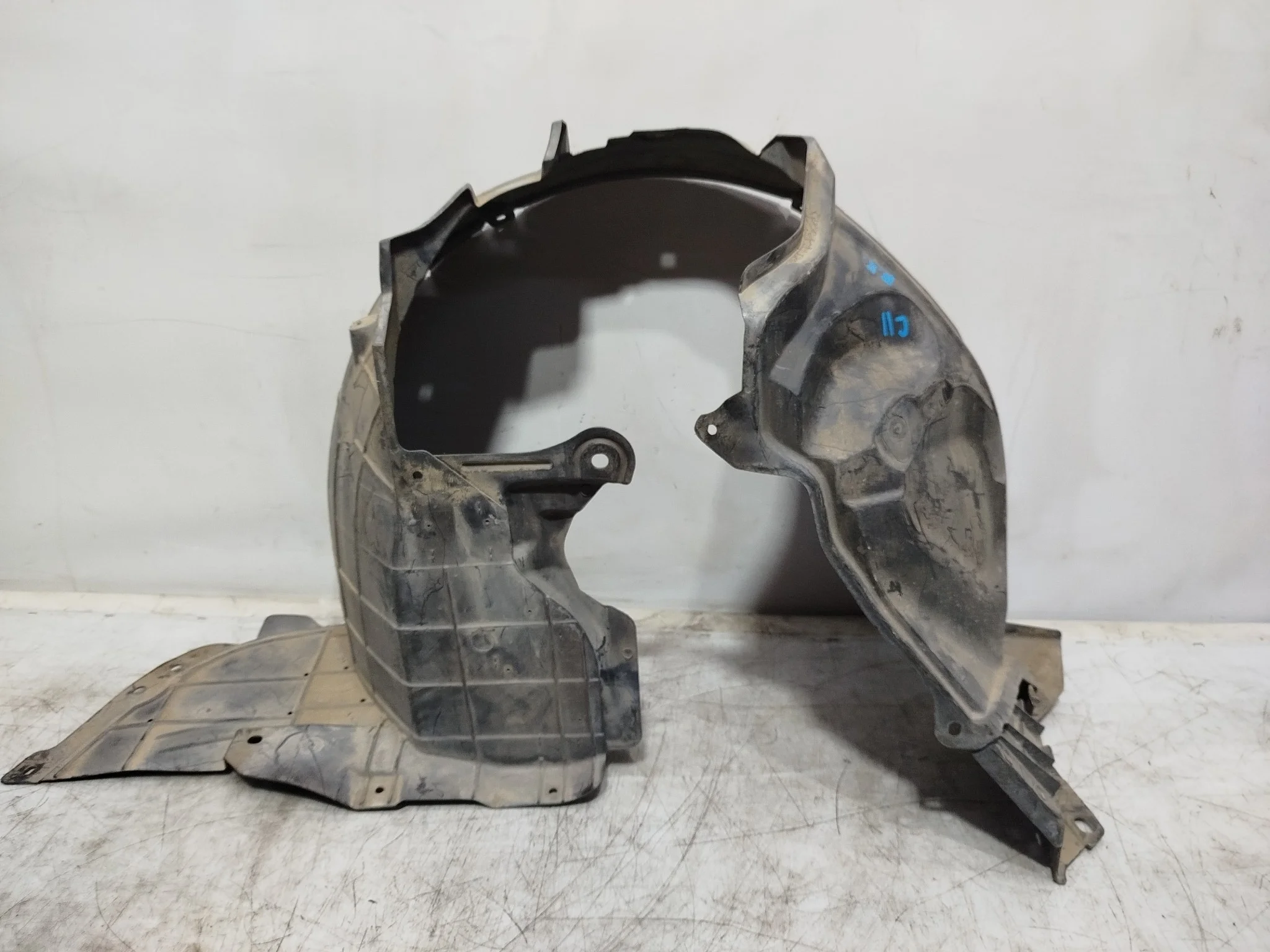 ПОДКРЫЛОК NISSAN TIIDA TIIDA LATIO VERSA C11 JC11 NC11 SC11 SJC11 SNC11 ПЕРЕДНИЙ ПРАВЫЙ 63842ED05D