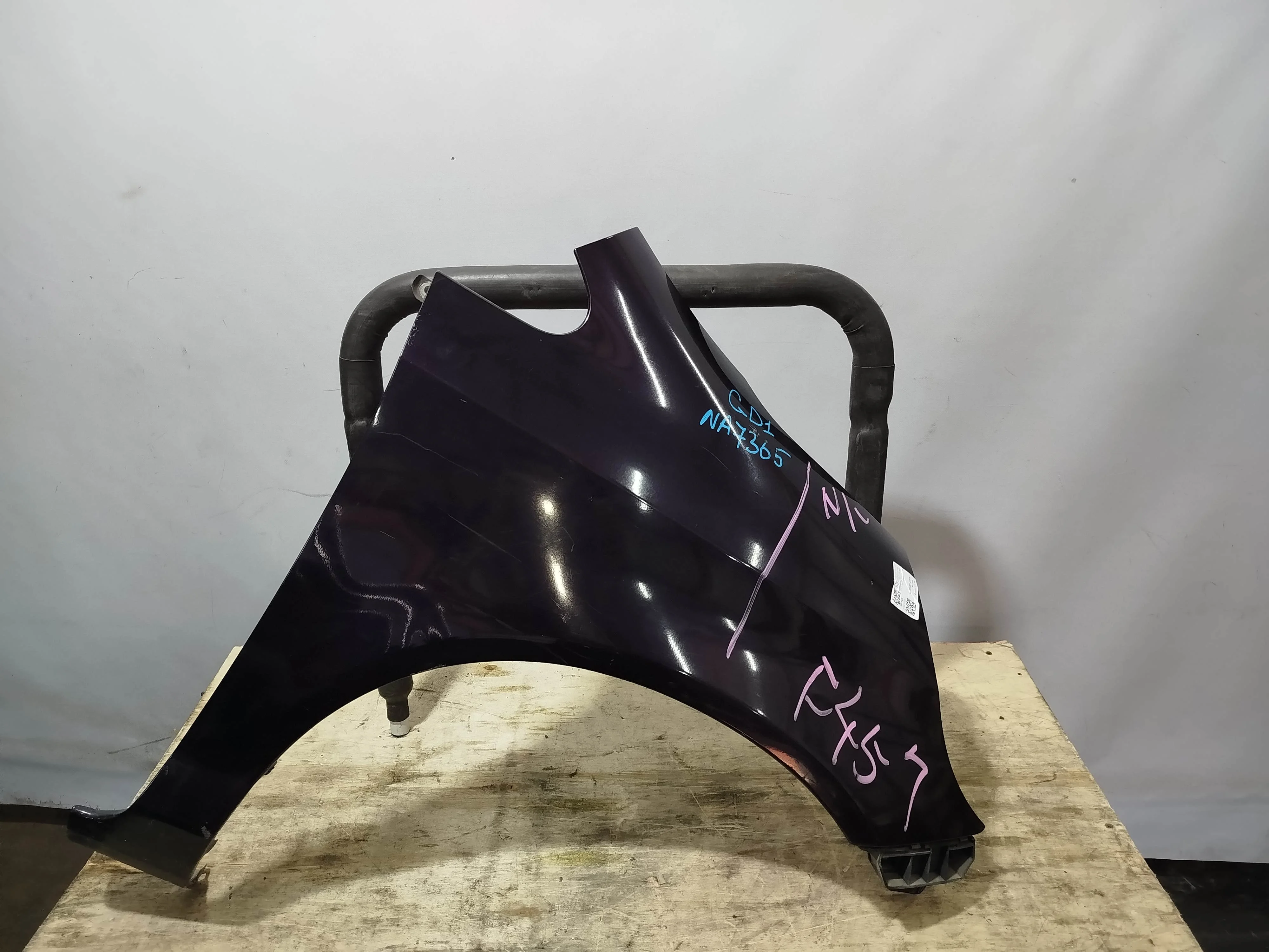 КРЫЛО HONDA FIT JAZZ GD1 GD2 GD3 GD4 60211SAA000ZZ ПЕРЕДНЕЕ ПРАВОЕ БЕЗ ПОВТОРИТЕЛЯ фиолетовый, RP37PX NA7365