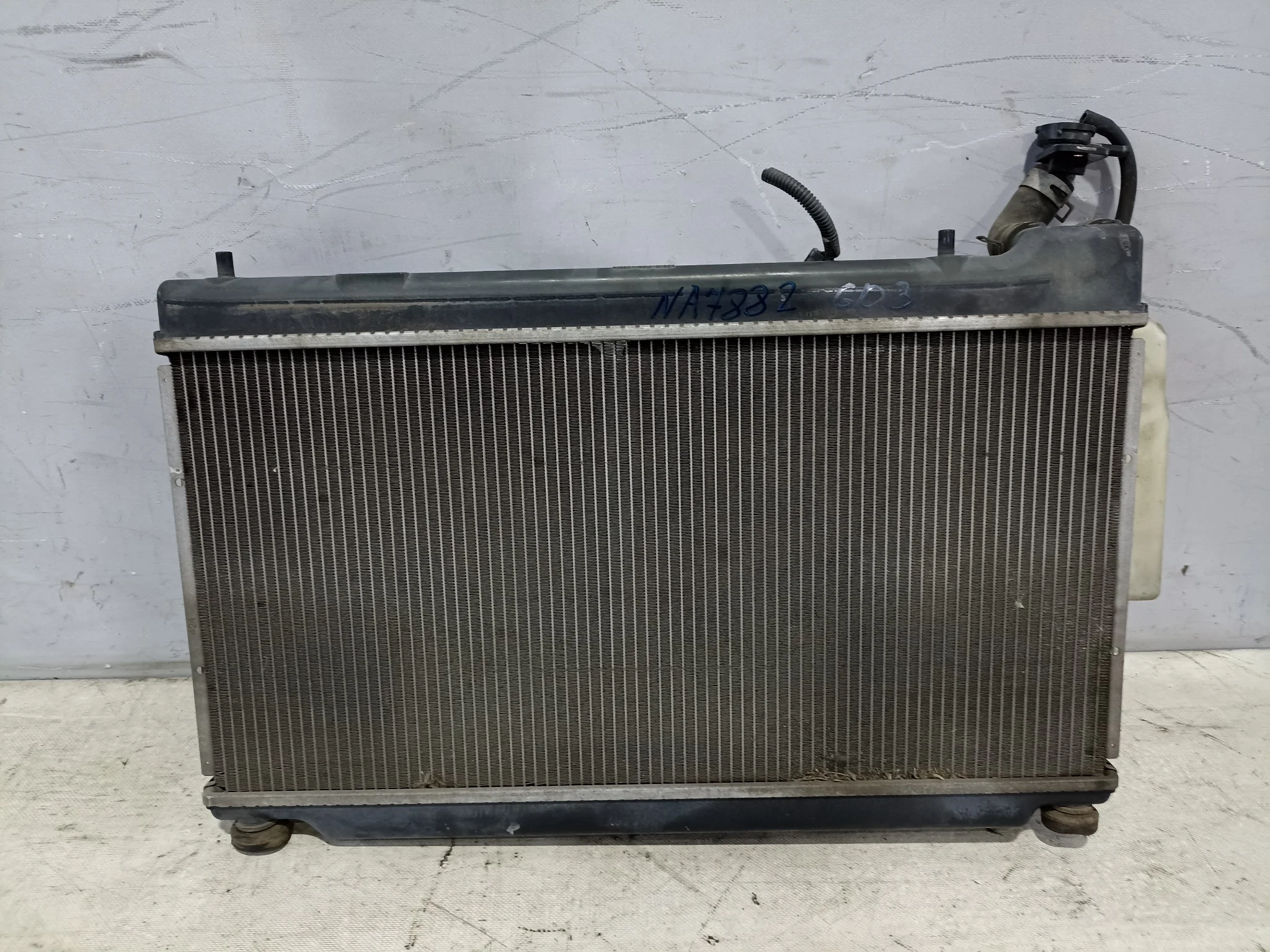 РАДИАТОР ДВИГАТЕЛЯ HONDA L13A L15A FIT GD1 GD2 GD3 GD4 АТМ БОЛЬШОЙ 1 МОДЕЛЬ 2 МОДЕЛЬ 19010PWAJ51 NA7882