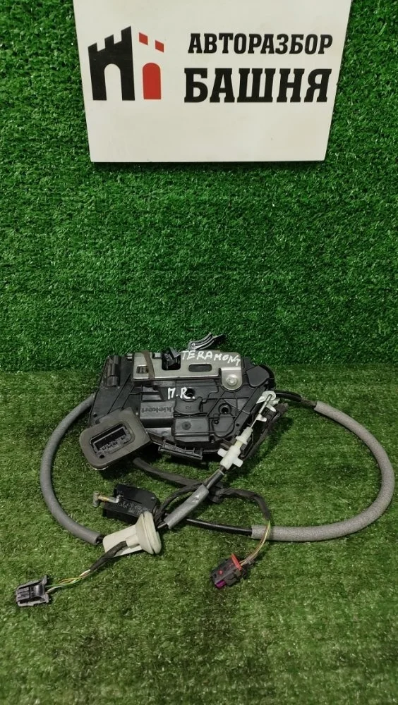 Замок двери Volkswagen Teramont 2018