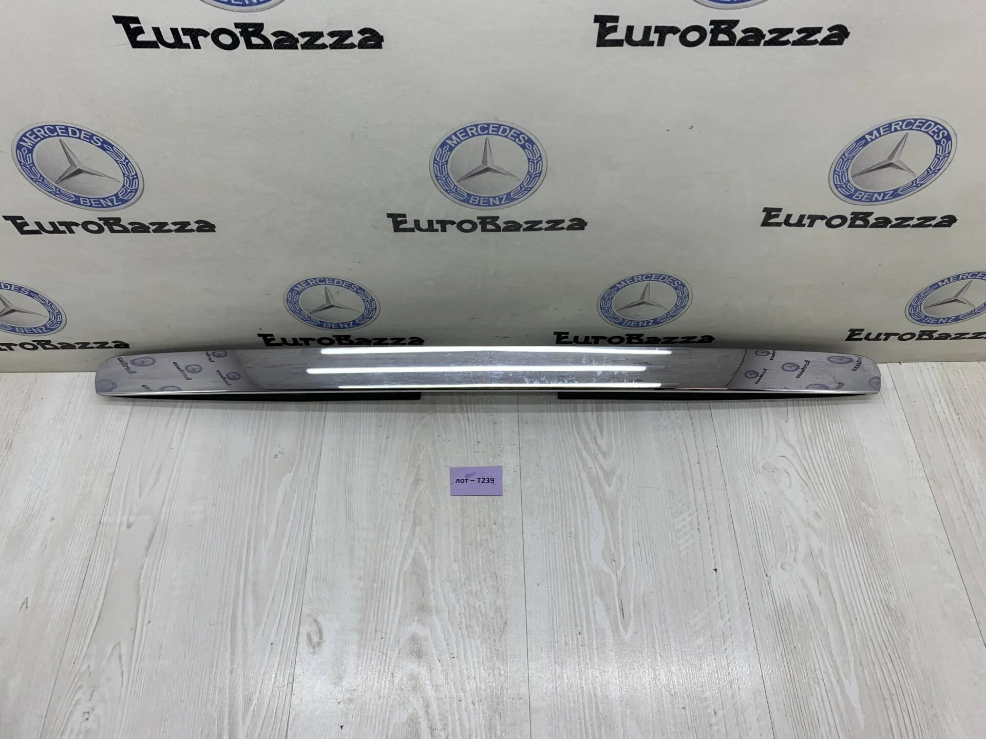 Молдинг крышки багажника Mercedes W164