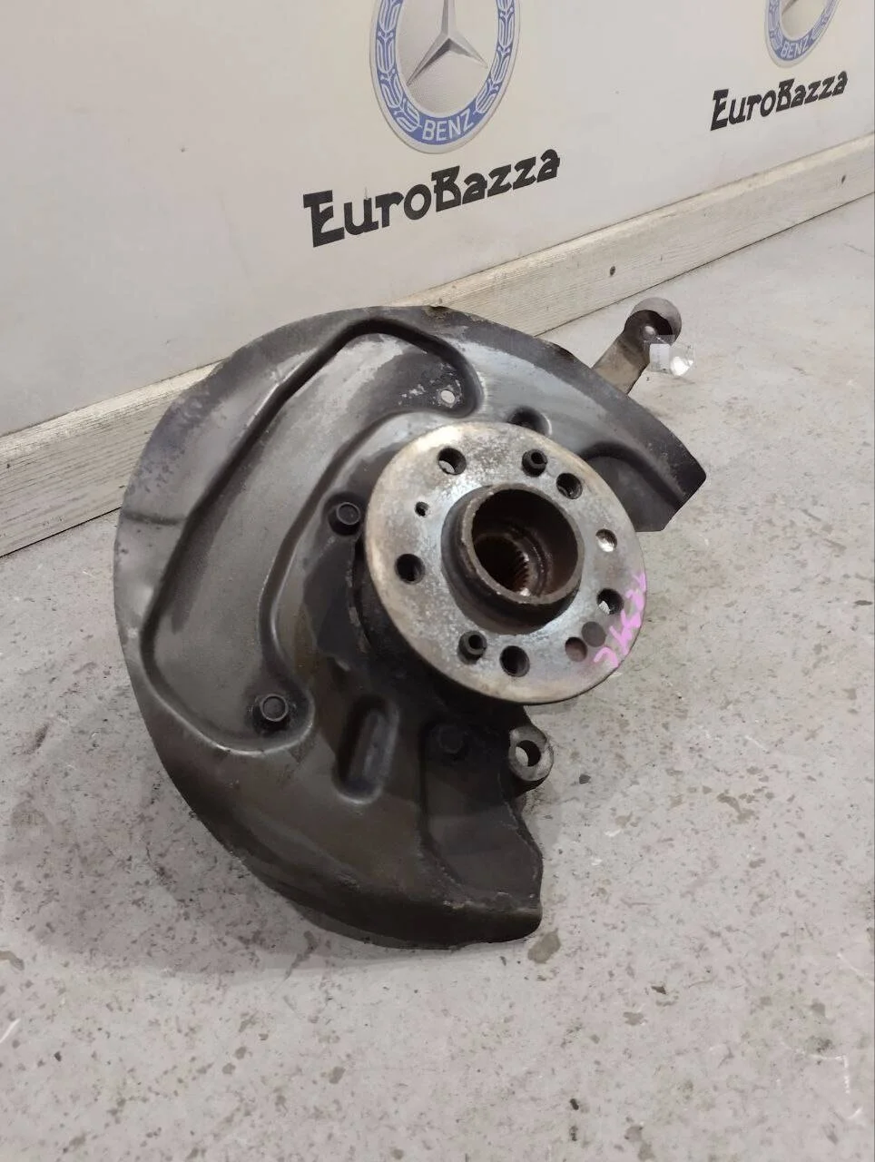 Левый поворотный кулак Mercedes W164