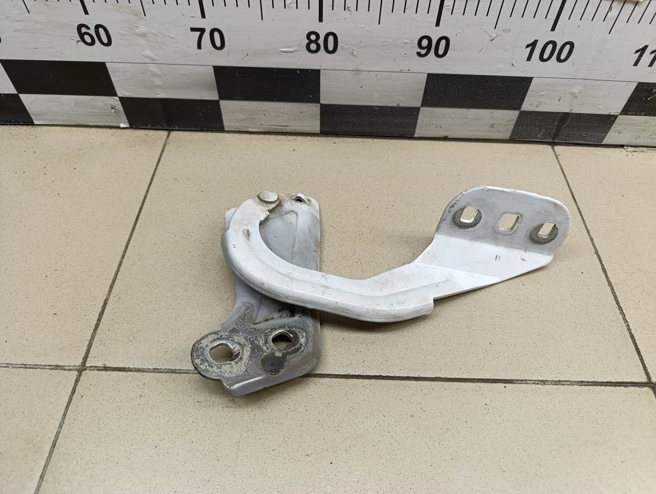 Петля капота левая Focus III 2011>