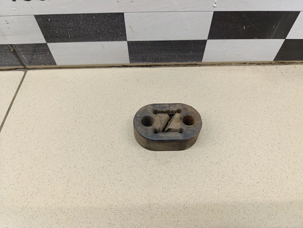 Резинка подвеса глушителя Qashqai (J10) 2006-2014