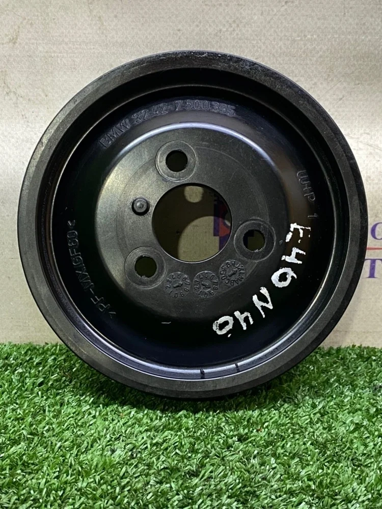 Шкив помпы BMW 320i E90
