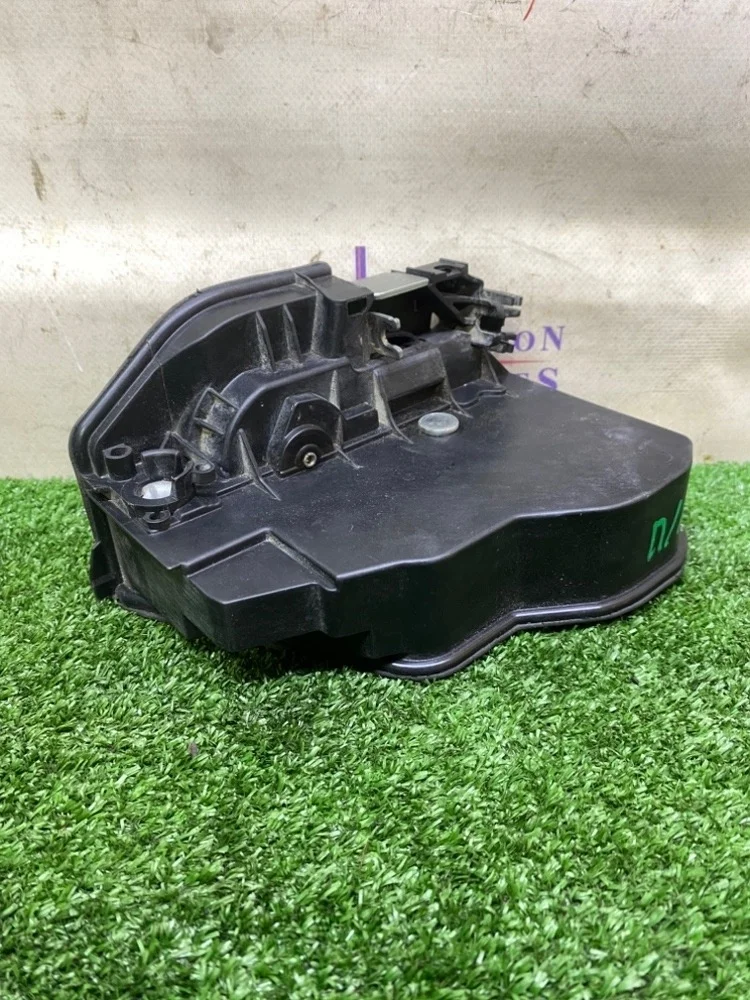 Замок двери BMW F10