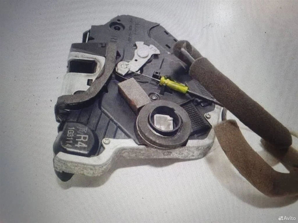 Замок двери передней правой Lexus IS 250/350 2005-2013