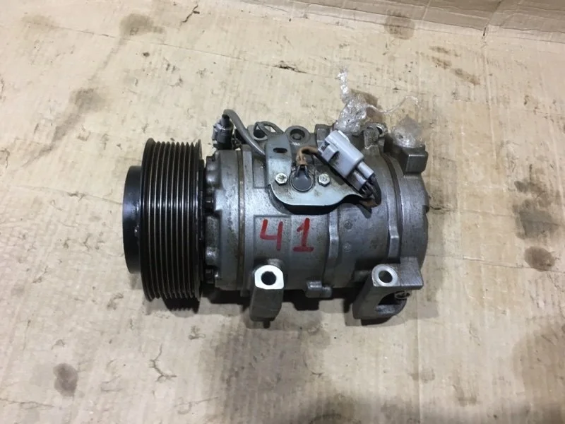 Компрессор кондиционера Toyota Land Cruiser 2017 883206A320 URJ202 1VD-FTV 4.5