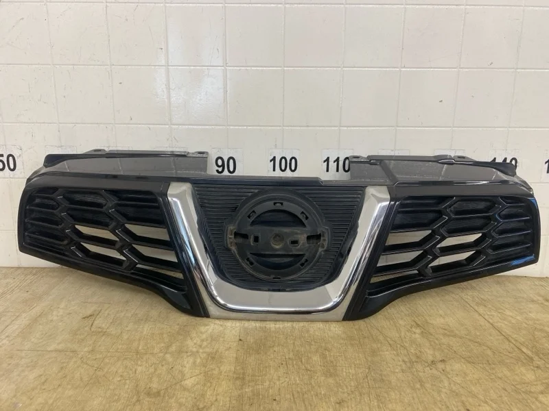 Решетка радиатора NISSAN QASHQAI 2010 2011 2012 2013 J10