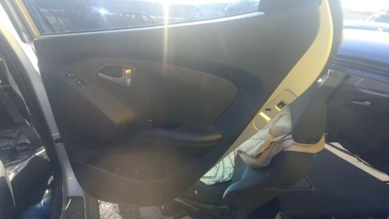 Обшивка двери задняя правая Hyundai Ix35 G4FD