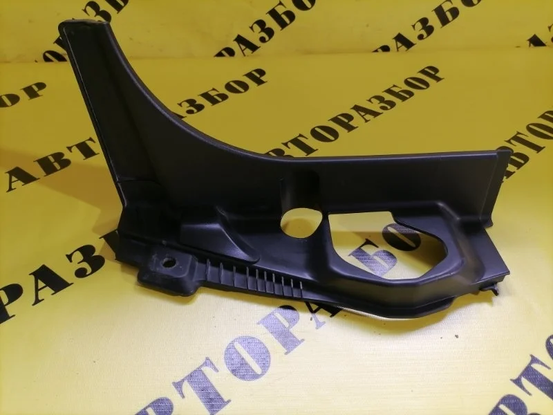 Накладка фонаря Toyota Land Cruiser 200 2008-2021 2013 6443960011 4.5 1VDFTV 235Л/С DIESEL TURBO