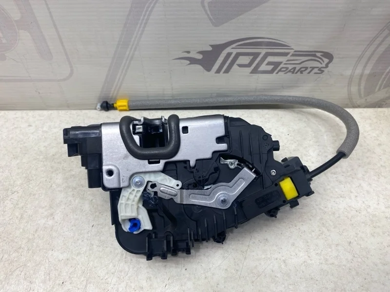 Замок задней правой двери Mercedes-benz W222