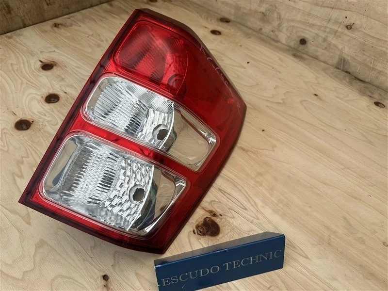 Стоп-сигнал SUZUKI ESCUDO 2007 TD54W
