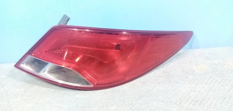 Фонарь задний правый Hyundai Solaris 1