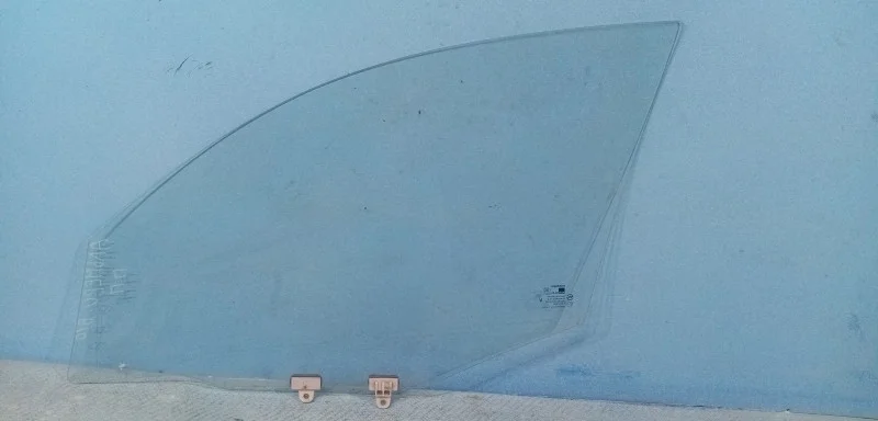 Стекло двери передней правой Nissan Almera Classic 1 (B10)