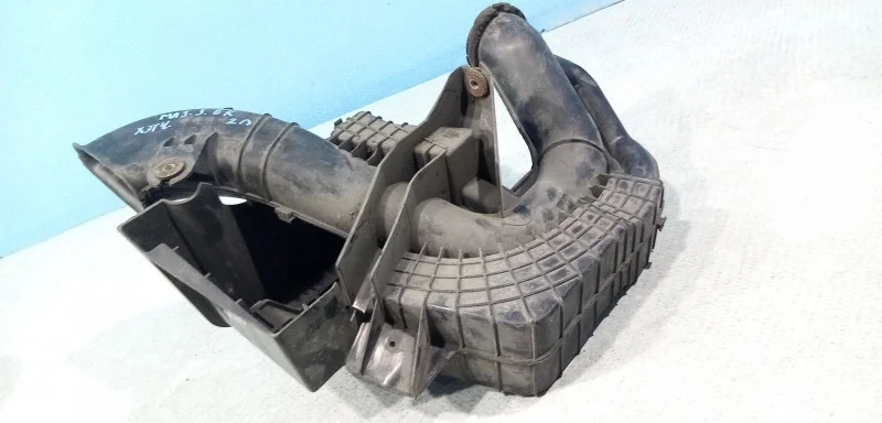 Резонатор воздушного фильтра Mazda 3 1 (BK)
