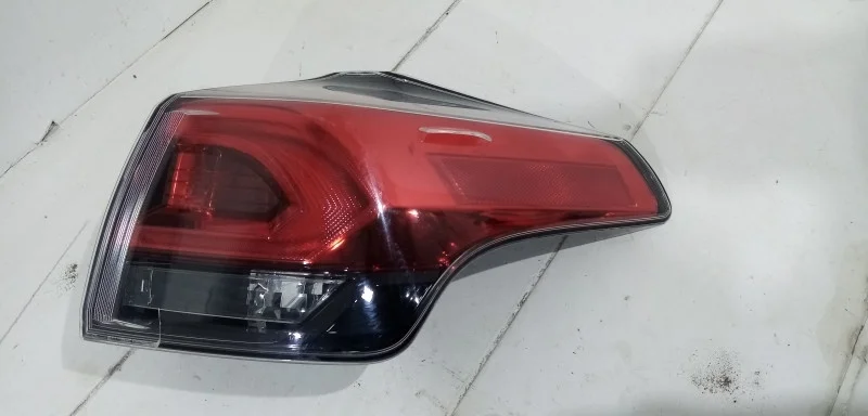 Фонарь задний правый Toyota RAV 4 4 (CA40)