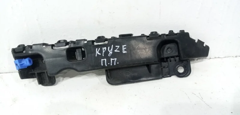 Кронштейн переднего бампера правый Chevrolet Cruze 1 (J300)