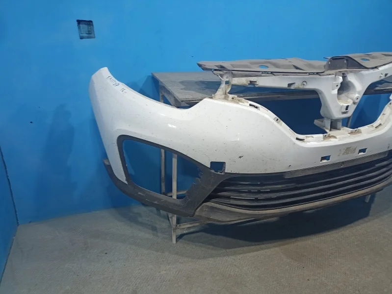 Бампер передний Renault Kaptur