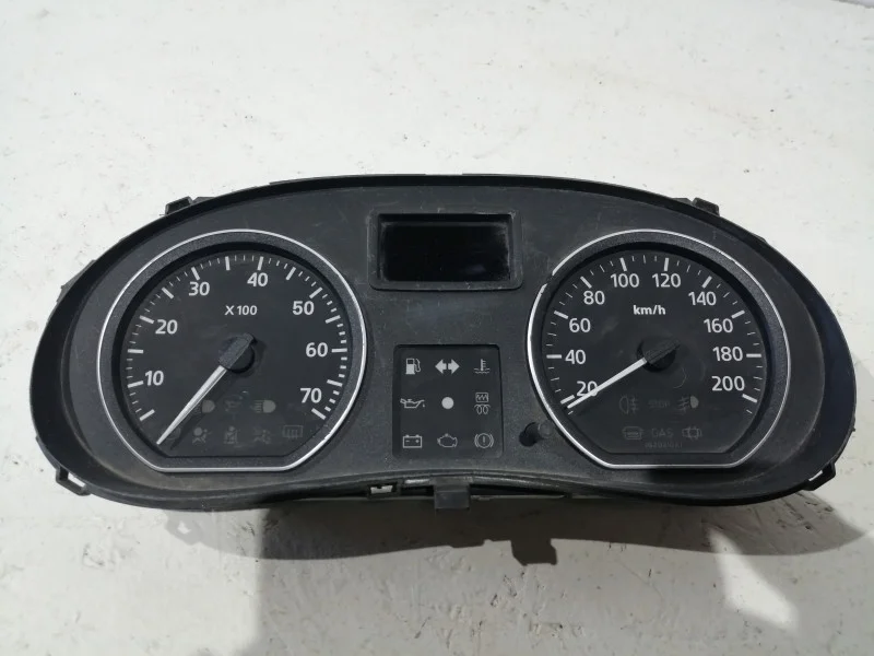 Панель приборов Renault Logan 1