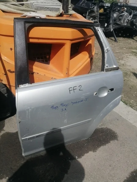 Дверь задняя левая Ford Focus 2