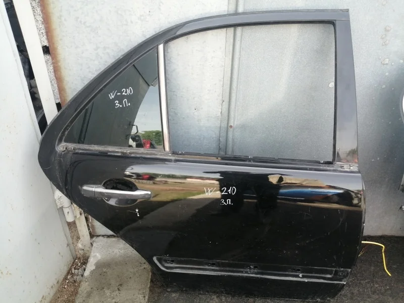 Дверь задняя правая Mercedes-Benz E-Class 2 (W210)