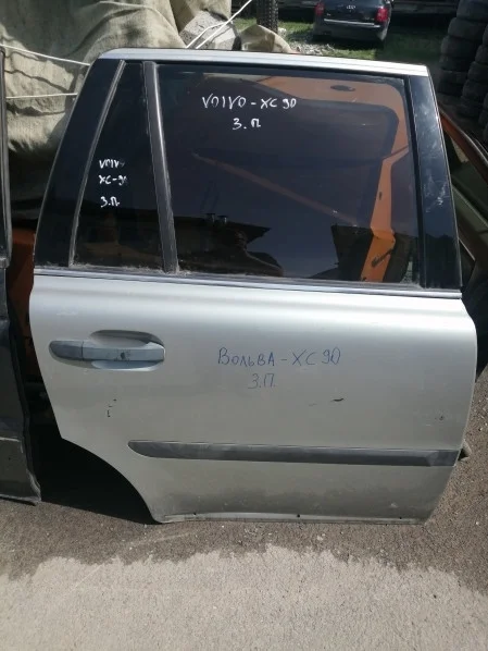 Дверь задняя правая Volvo XC90 1